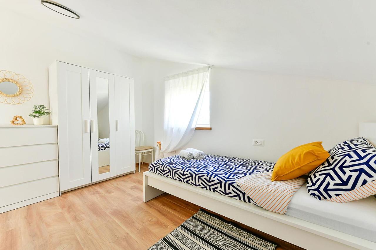 Apartment Aura Poreč Exterior foto